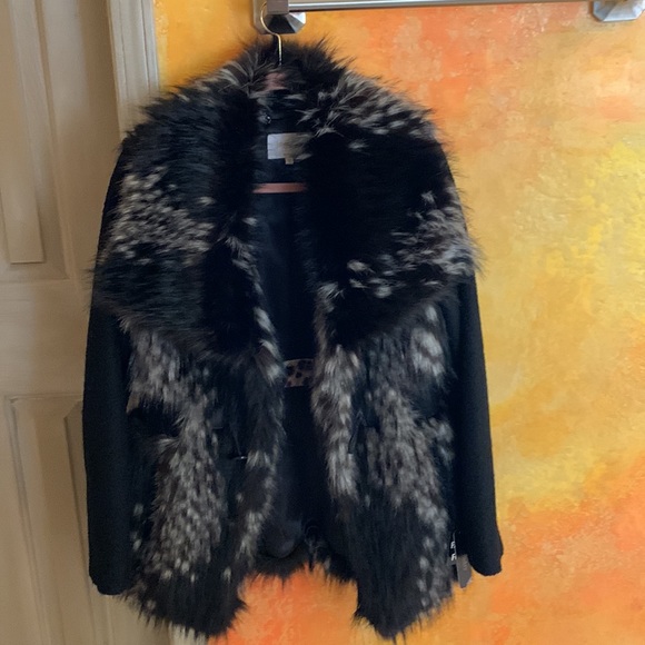 Laundry by Shelli Segal black coat with faux-fur armpit to armpit 21 inch - Picture 5 of 8